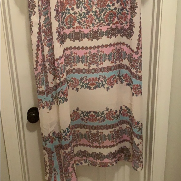 Used L/XL Maurices Floral Kimono - Picture 8 of 8